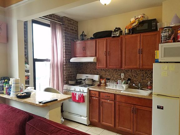 2nd image of 3182 33rd St APT 3R