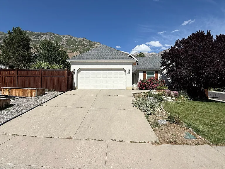 1184 N 850 E — Photo 1