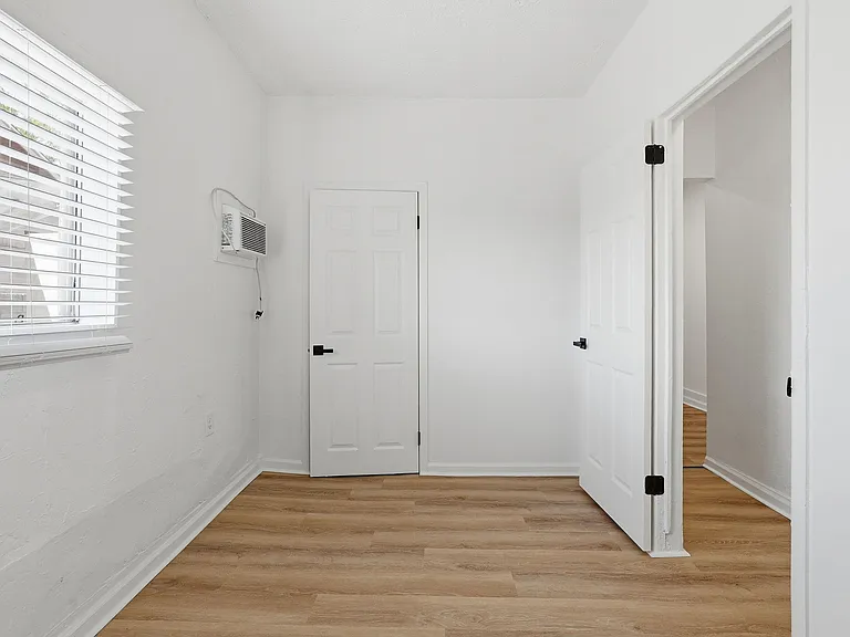 325 N 15th St #2 — Photo 11