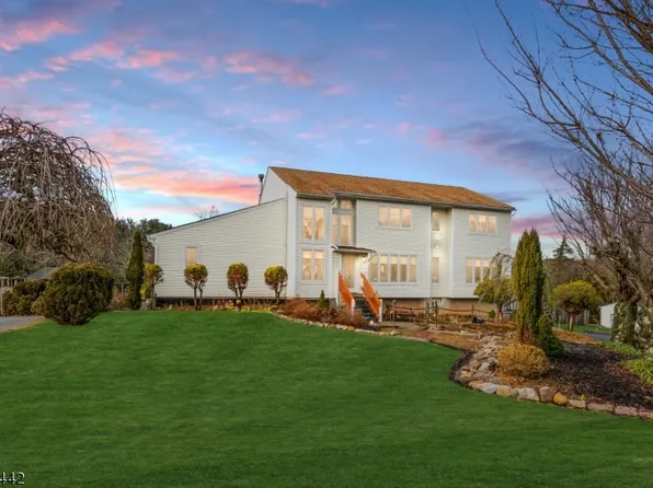 3 Edna Horn Dr, Delaware Twp., NJ 08559