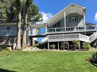 215 Twin Chimneys Dr, Wirtz, VA 24184