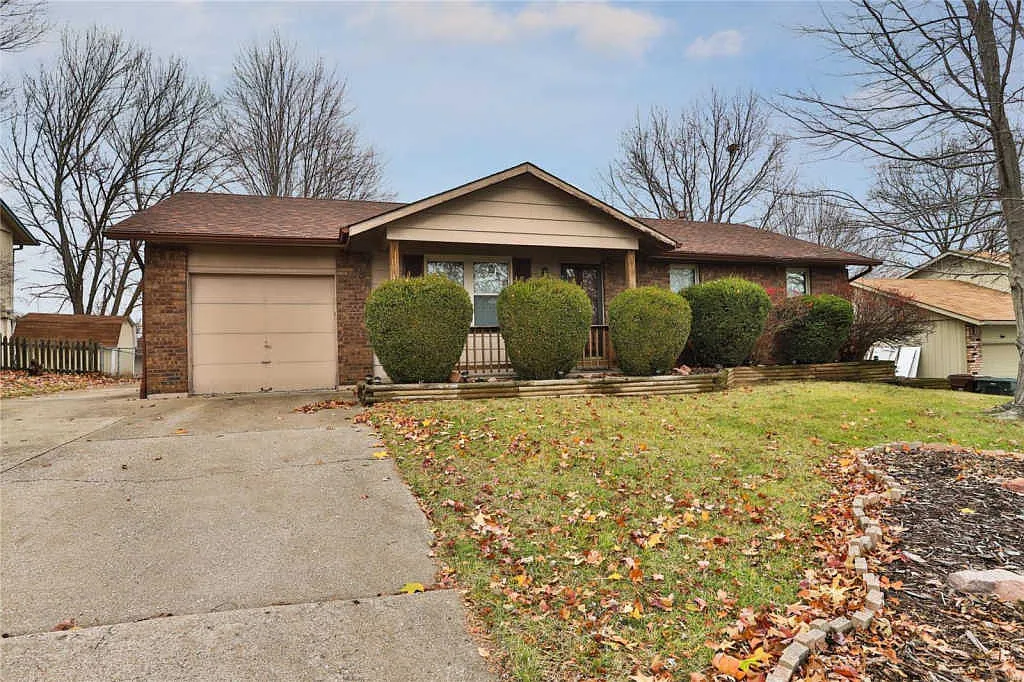 22 Vanguard Dr photo 1