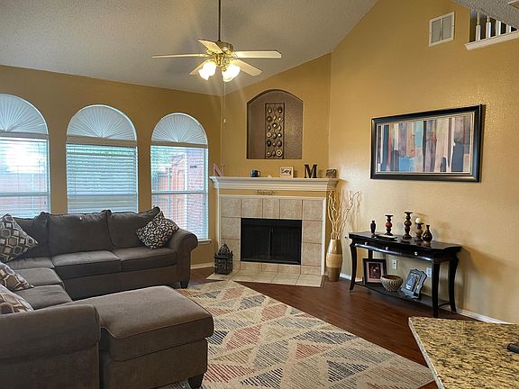 3rd image of 440 Saint Andrews Dr