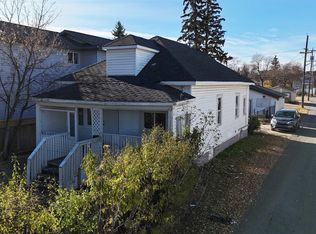 11734 87th St NW, Edmonton, AB T5B 3M7