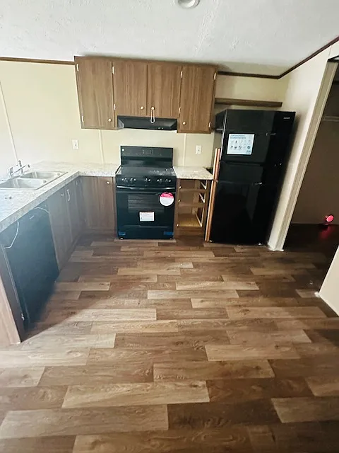 3 bed, $1,400 — Photo 2