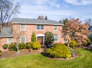 3 Christopher Ct, Edison, NJ 08820