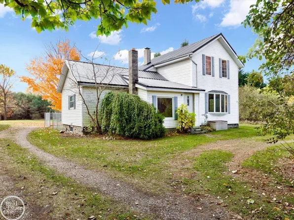 2538 Burnside Rd, North Branch, MI 48461