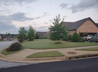 2810 Tara Ct, Opelika, AL 36804