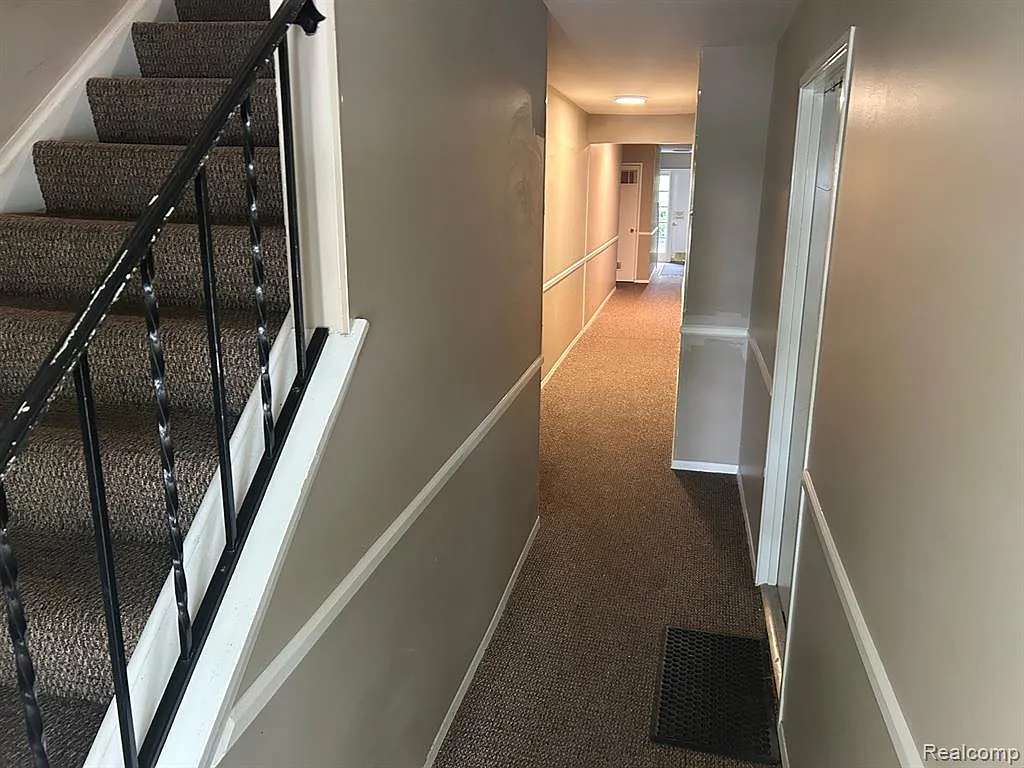 2 bed, 1.0 bath, 857 sqft, $1,100 — Photo 4