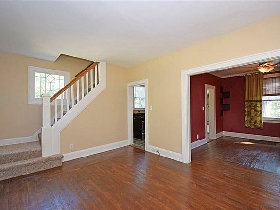 3rd image of 2902 Daytona Ave