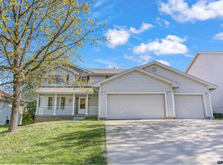 2105 Pilgrim Dr, Bellevue, NE 68123