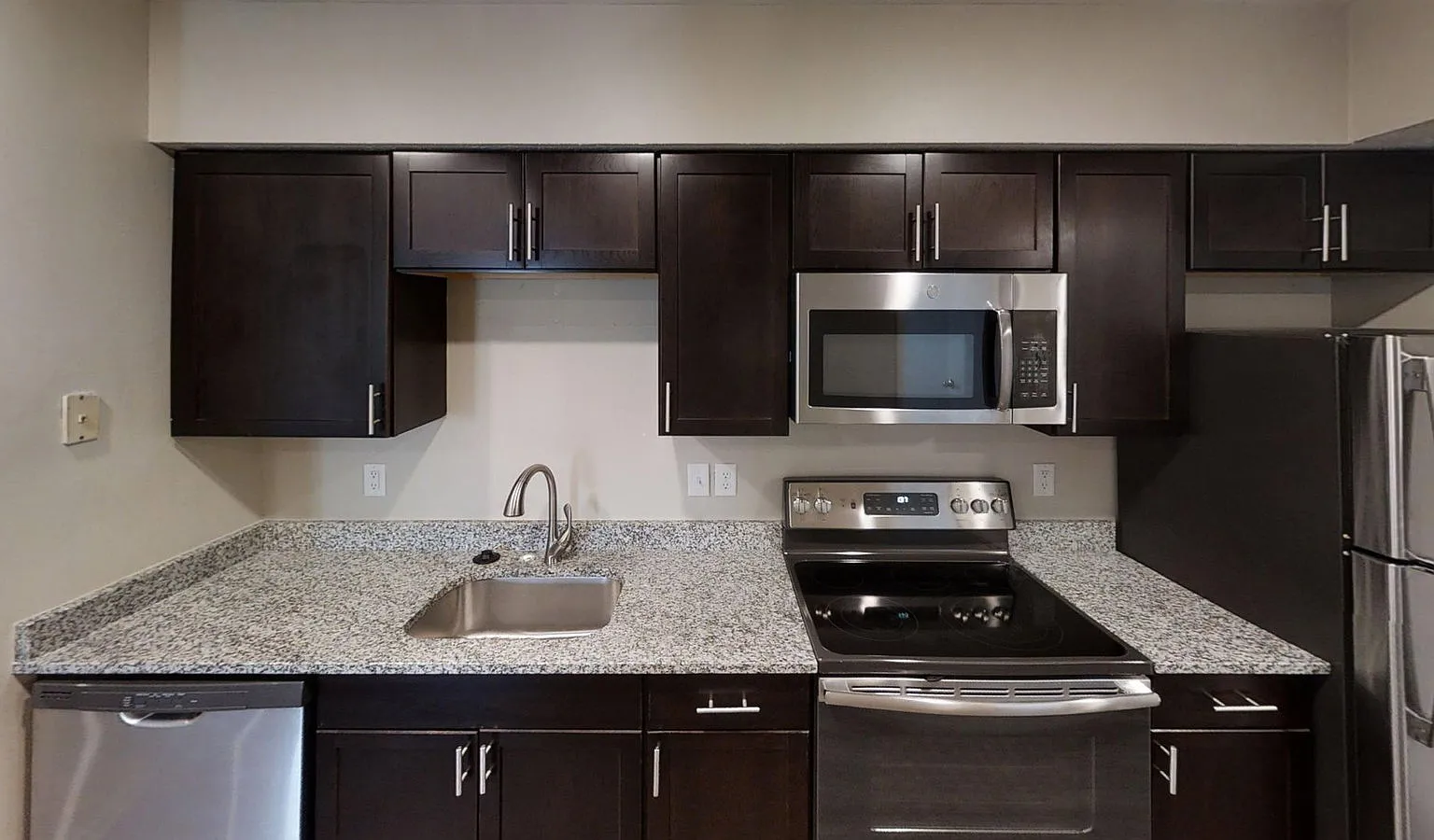 2 bed, 1.0 bath, 700 sqft, $1,501 — Photo 3