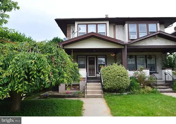 935 S 12th St — Photo 1