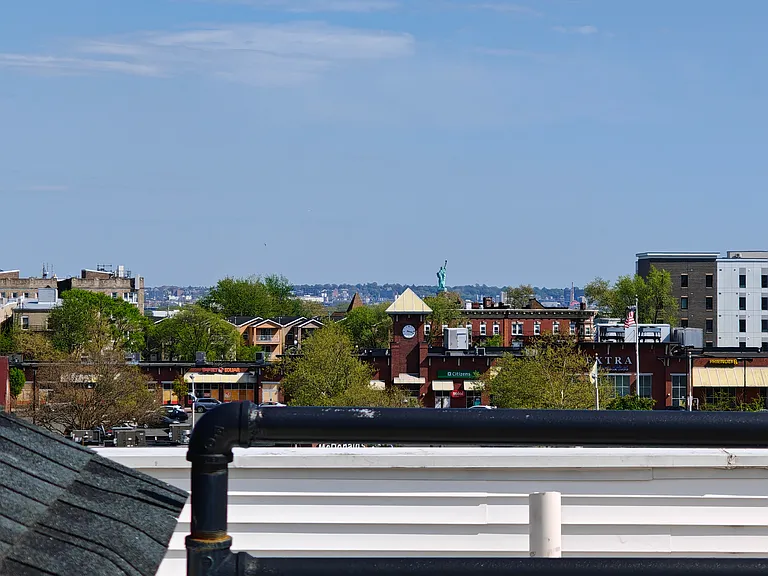 104 Ege Ave #2 — Photo 2