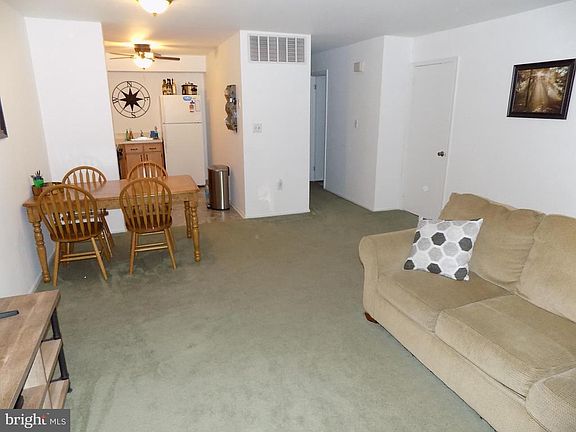 4th image of 811 Lindsley Ct