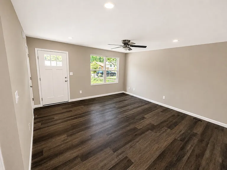 121 Jonathan Ln — Photo 7