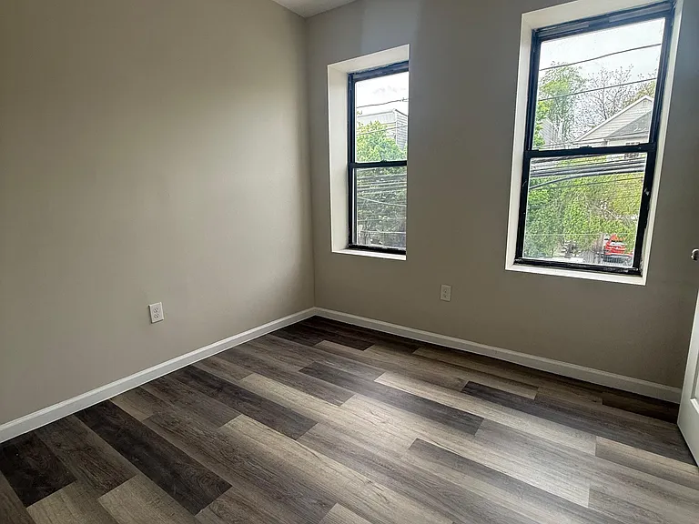 383 Avon Ave #2R — Photo 7
