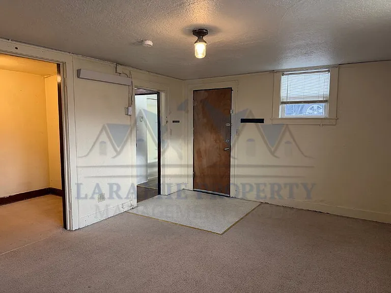 515.5 E Lewis St — Photo 14