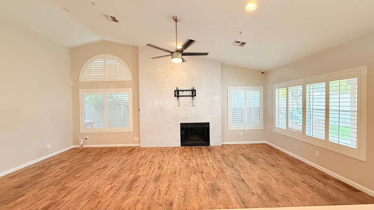 3 bed, 2.0 bath, 1616 sqft, $4,000 — Photo 4