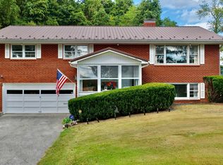 196 Old White Trl, White Sulphur Springs, WV