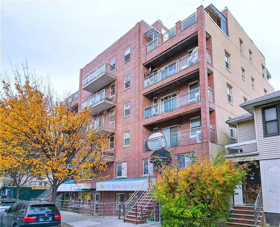 1457 West 5th Street — Photo 1