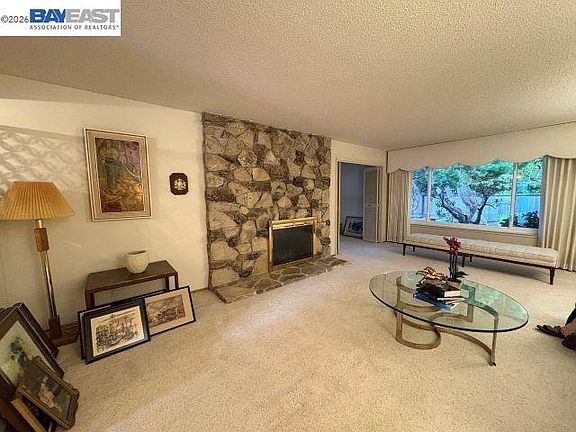 2nd image of 1319 Murchison Dr