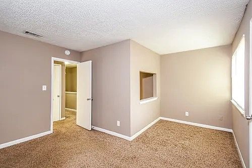 3rd image of 216 Yuba Walk