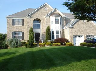 82 McFarlane Cir, Monroe Township, NJ 08831