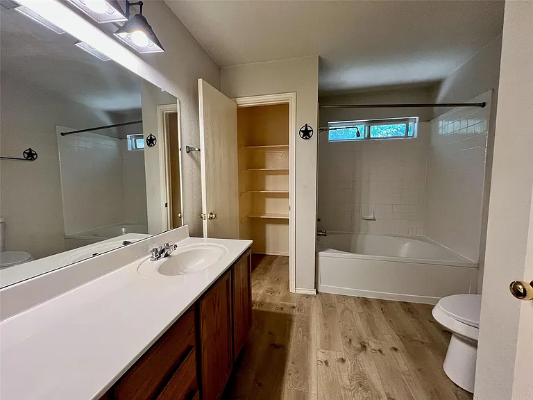1905 Hawksbury Way — Photo 9