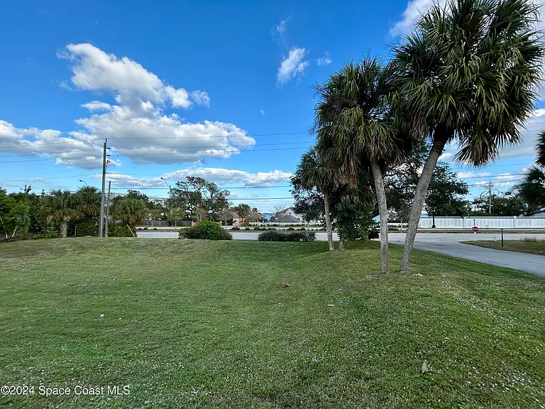 4714 Overlook Dr NE — Photo 5