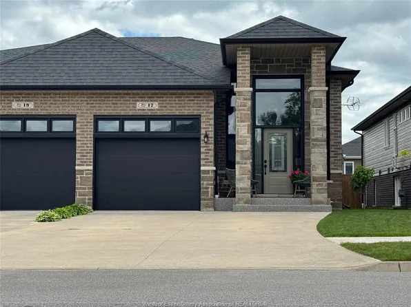 17 Woodland St, Kingsville, ON N9Y 0A9