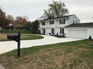 2767 Warwick Dr, Bloomfield Hills, MI 48304