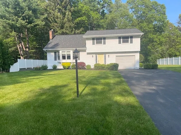 18 Reed Ln, Clifton Park, NY 12065
