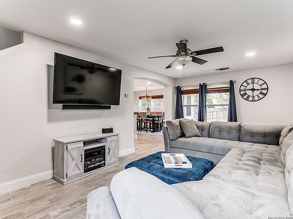 5th image of 5103 TOMAS CIR