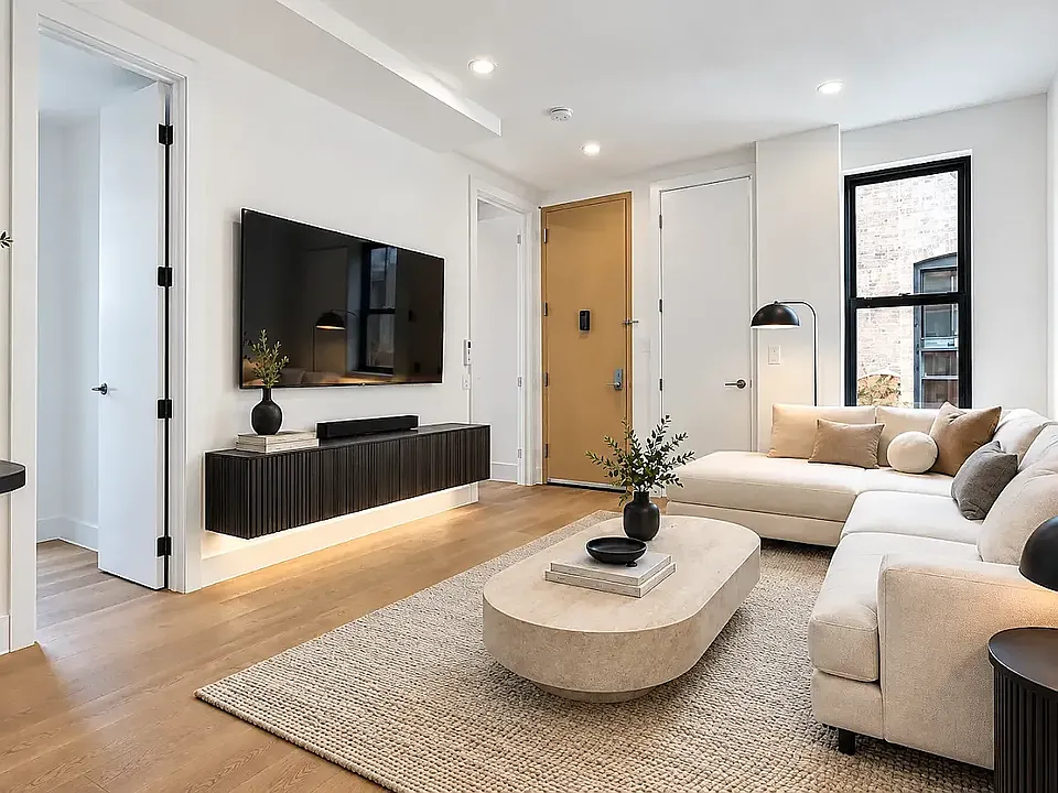 205 8th Ave #5R