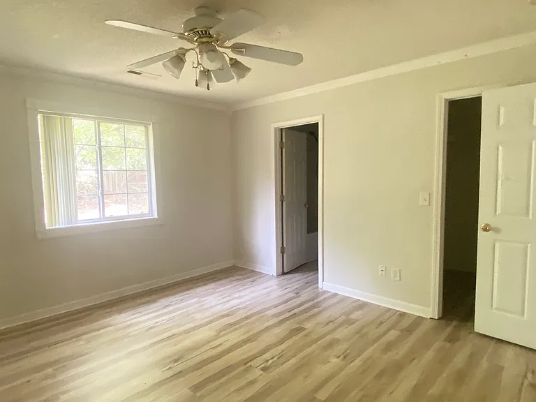 2461 Stratford Crossing Dr — Photo 16
