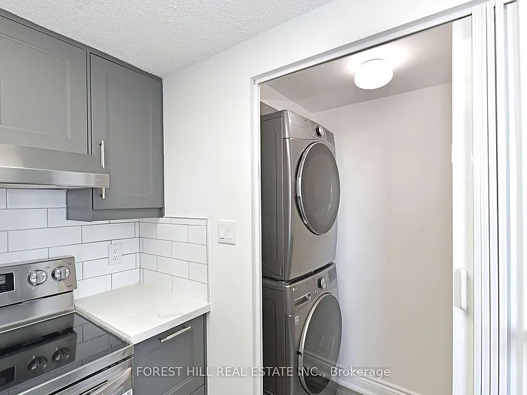 3000 Bathurst St #1205 — Photo 5