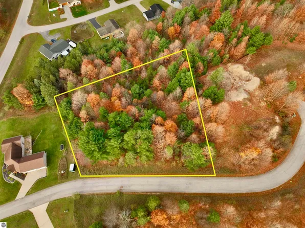 618 Michael Ave #15, Traverse City, MI 49685