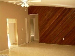 129 6th St, Naples, FL 34113