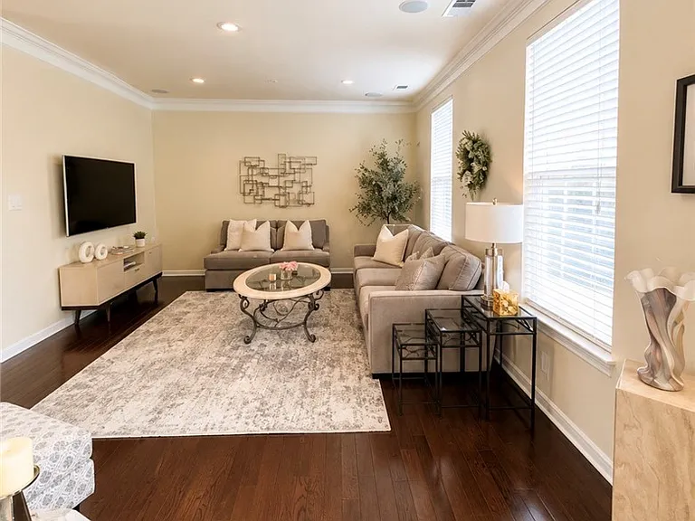 607 Shelley Ln — Photo 3