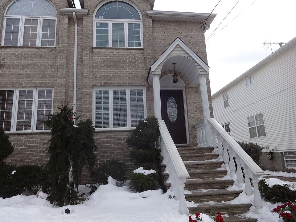 1st image of 158 Shiel Ave
