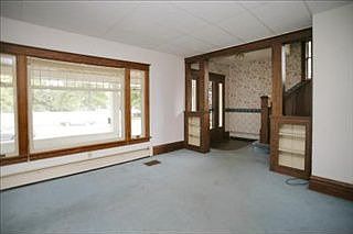 5th image of 404 E Exchange St