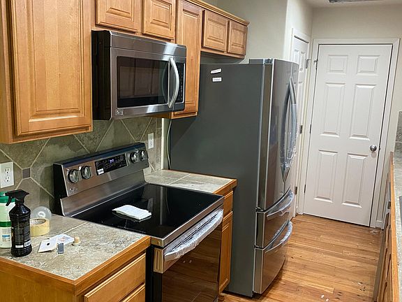 3rd image of 11610 3rd Avenue Ct E