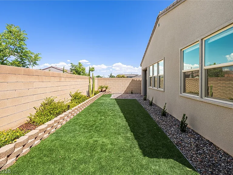 9868 Heather Moore Ave — Photo 32