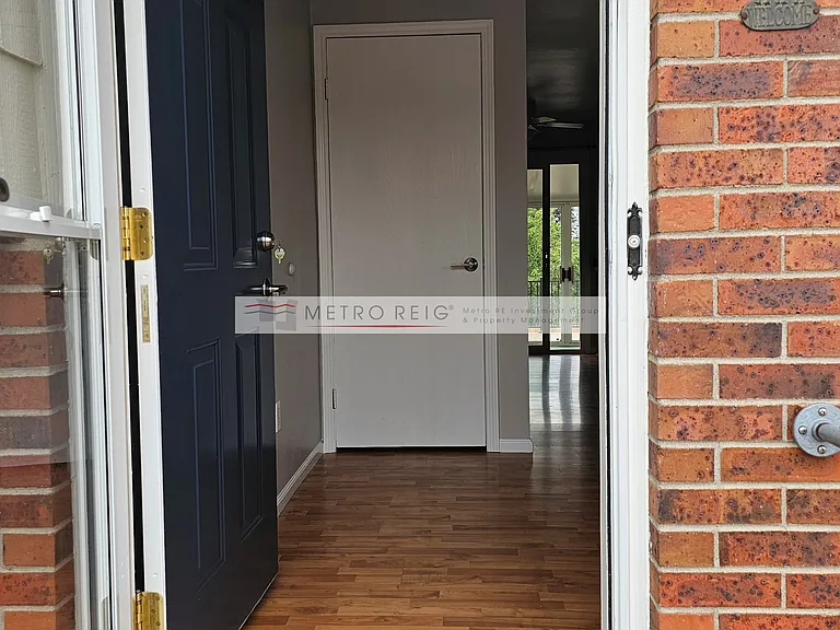 890 Lilac St — Photo 2