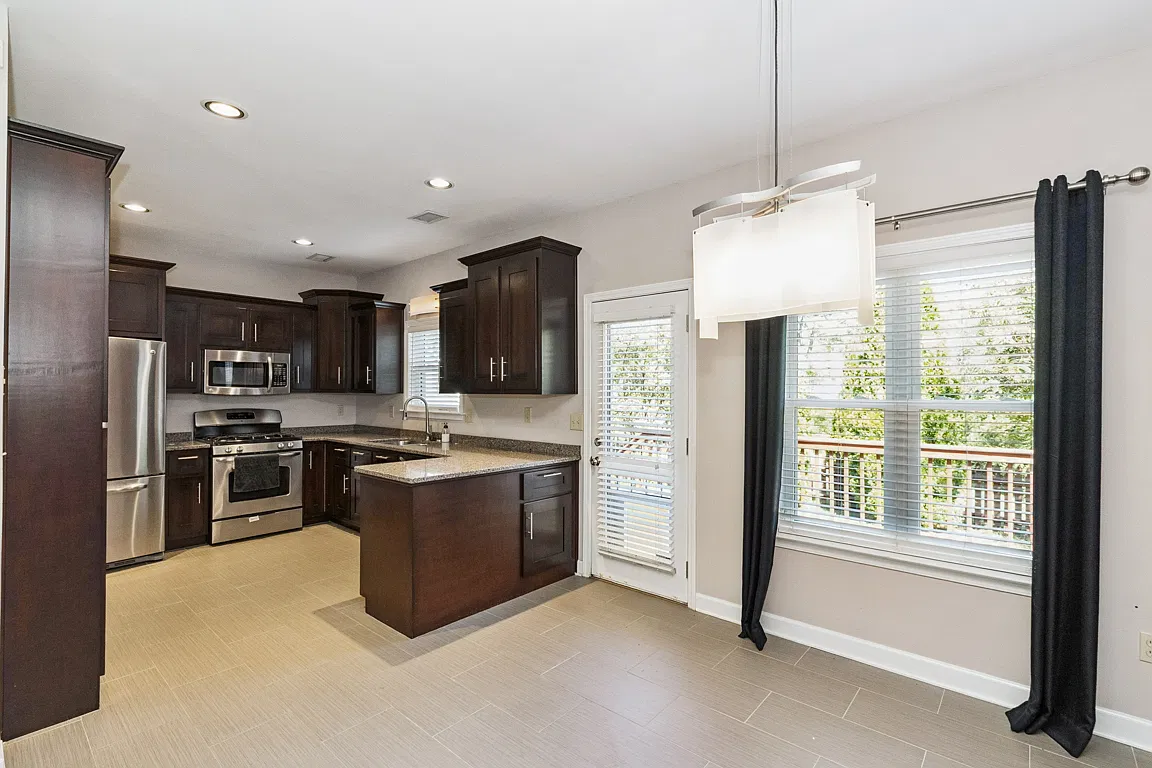 3 bed, 2.5 bath, 1878 sqft, $2,600 — Photo 4