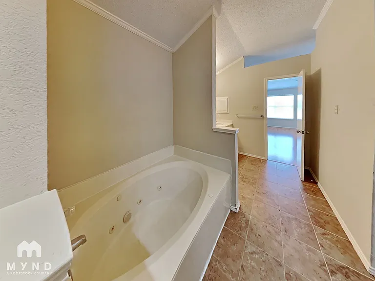 3205 Meadowview Dr — Photo 20