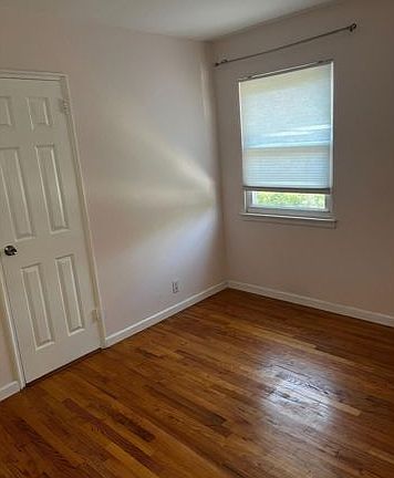 4th image of 155-12 Lahn St Unit 2