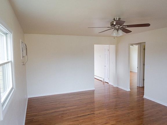 4th image of 1000 Manchester Ct APT 4