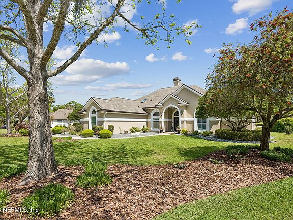 3rd image of 128 N COVE Drive